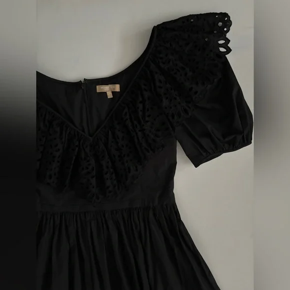$2K Michael Kors Collection COTTON POPLIN PUFF-SLEEVE EYELET DRESS IN BLACK 6 - Picture 3 of 12